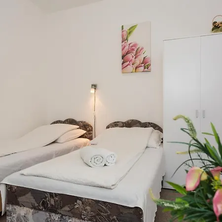 Anna Apartment *